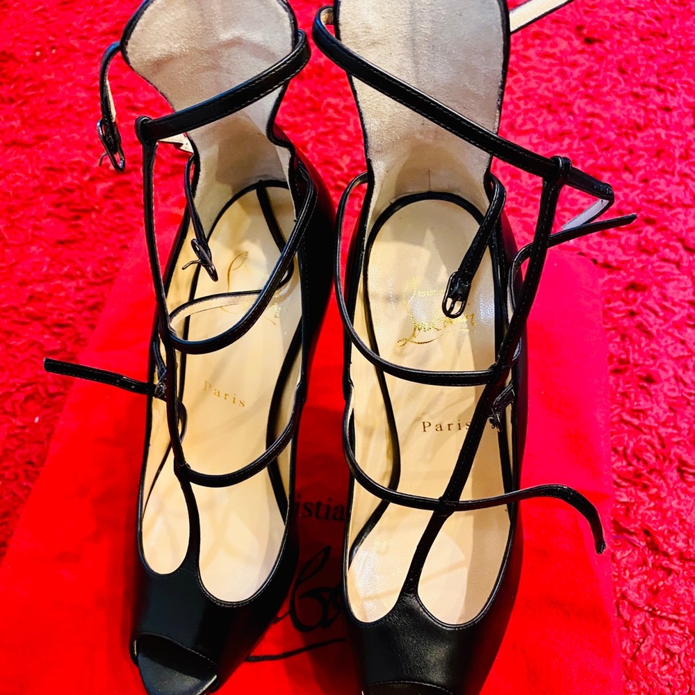 Sistoerless Shiny Calf Black Christian Louboutin